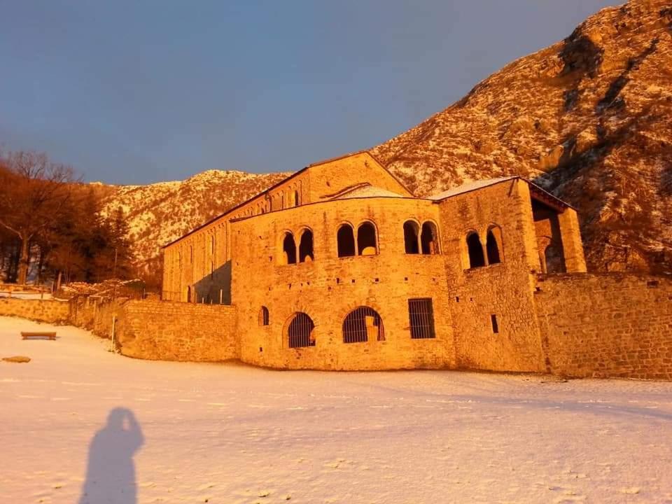 דירות Civate Casa Castel מראה חיצוני תמונה