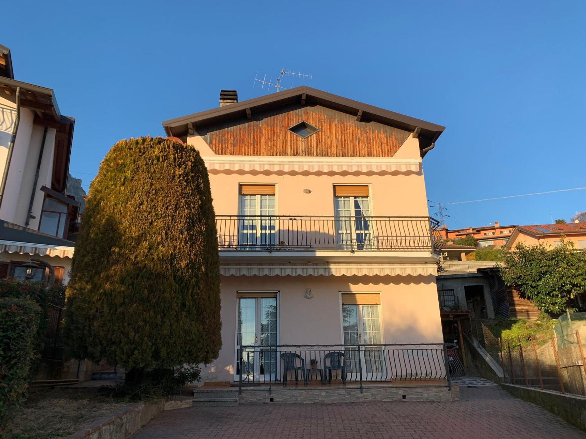 דירות Civate Casa Castel מראה חיצוני תמונה